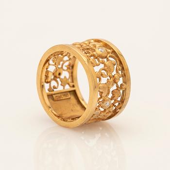 Ole Lynggaard, ring, 18K gold with brilliant-cut diamonds.
