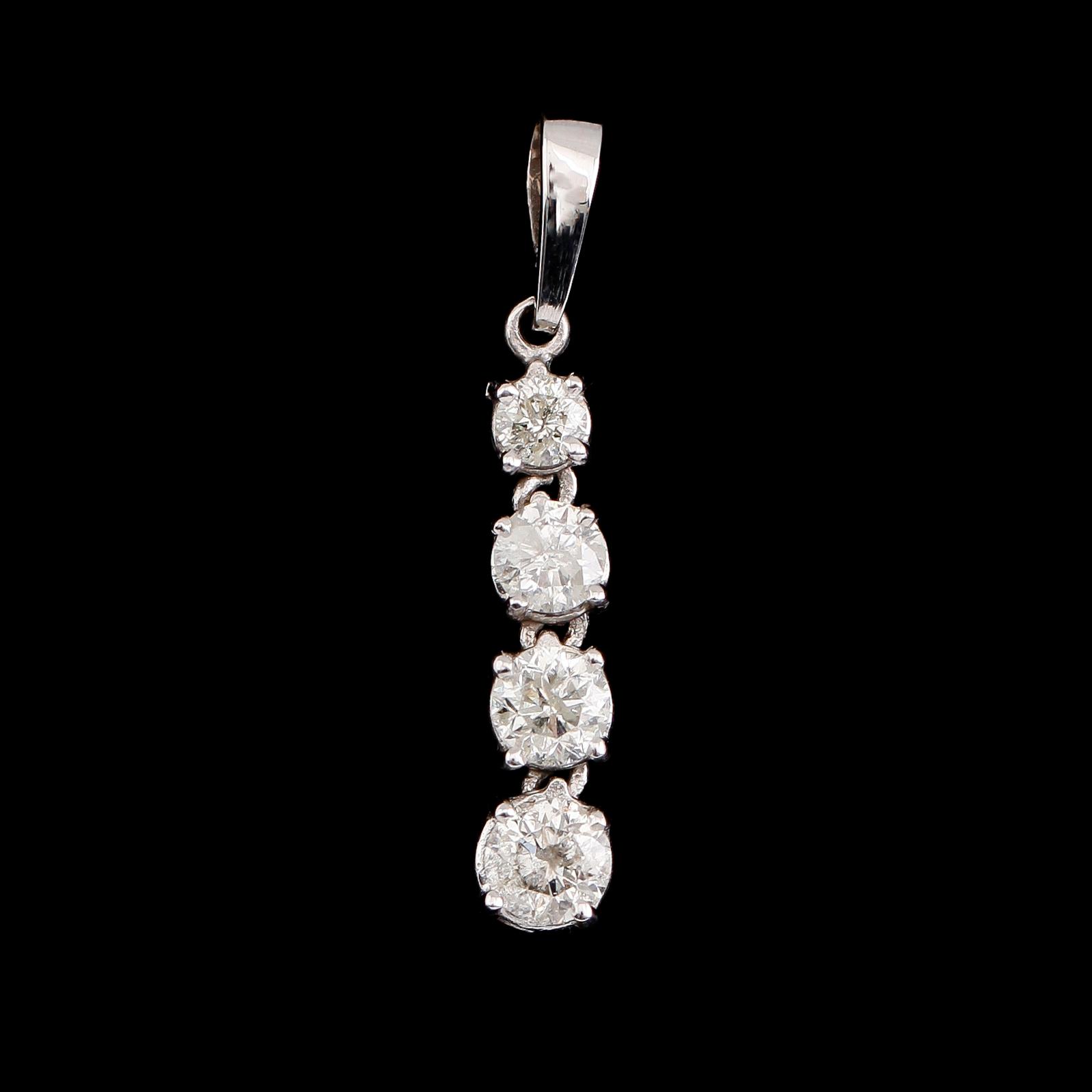 HÄNGE, 14 k vitguld, 4 briljantslipade diamanter tot ca 1.35 ct.