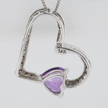 HÄNGE, 14K vitguld med briljantslipade diamanter samt fasettslipad ametist. Vikt 2,9 gram.