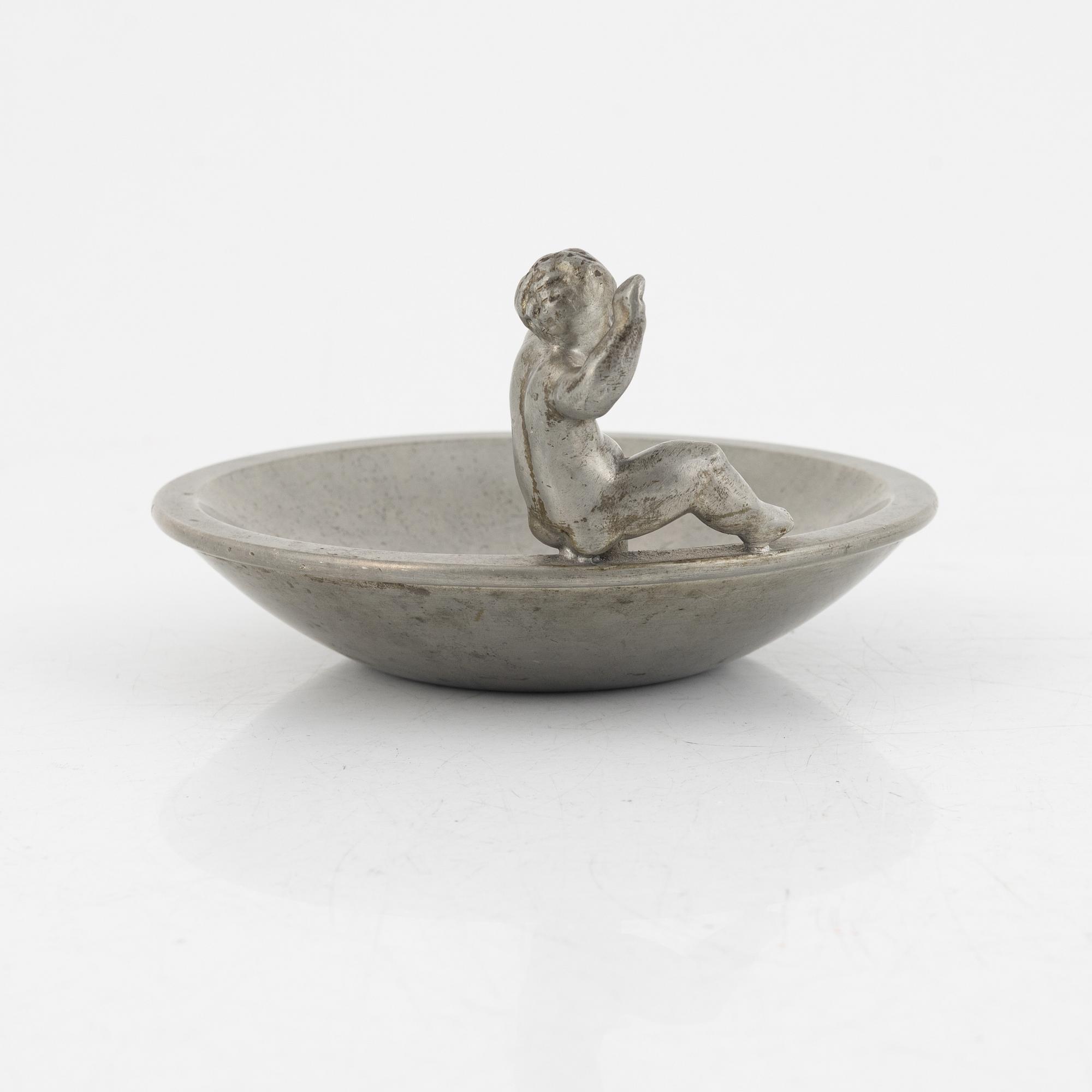Firma Svenskt Tenn, a pewter dish, Stockholm 1931.