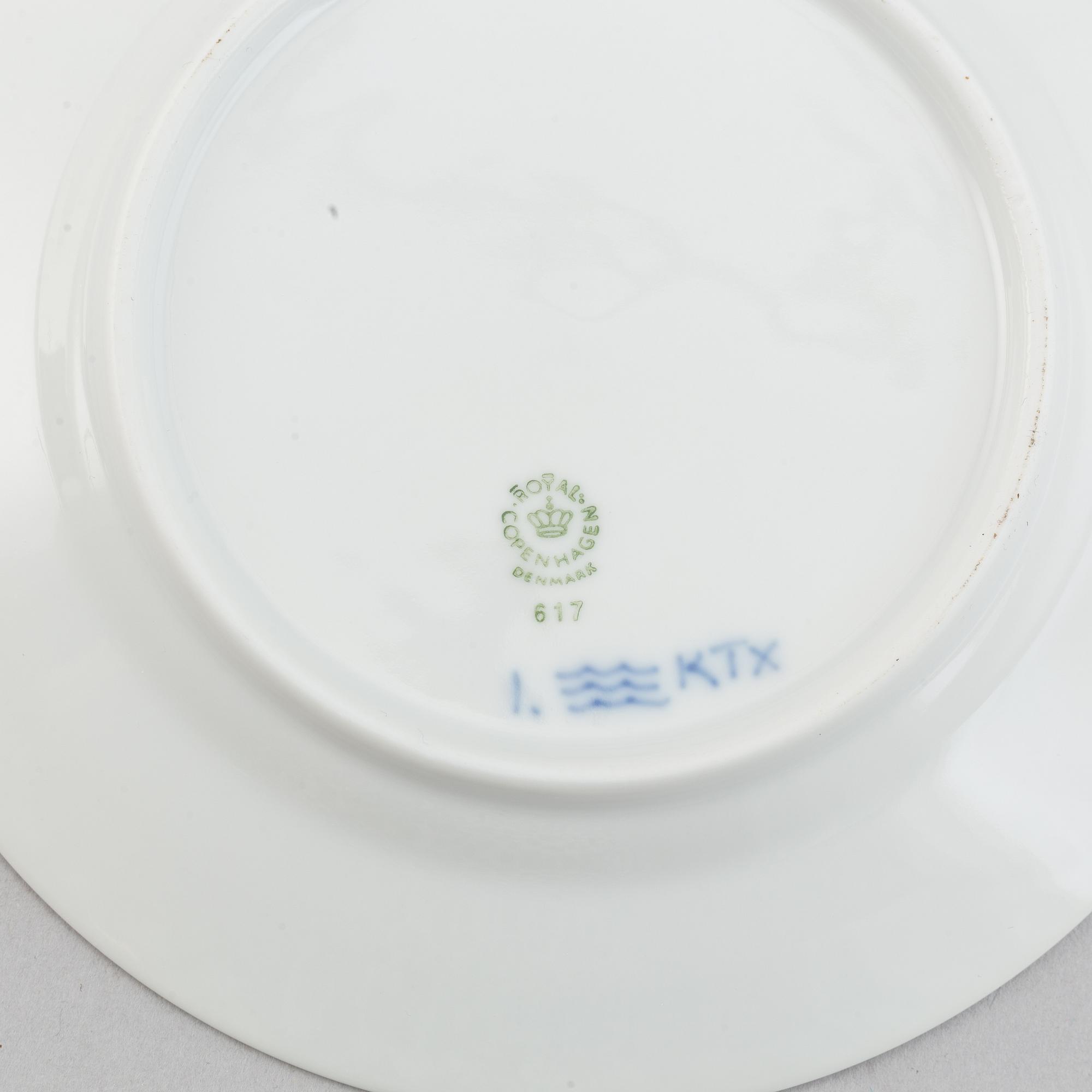 A 19 pcs coffee service 'Musselmalet' from Royal Copenhagen.