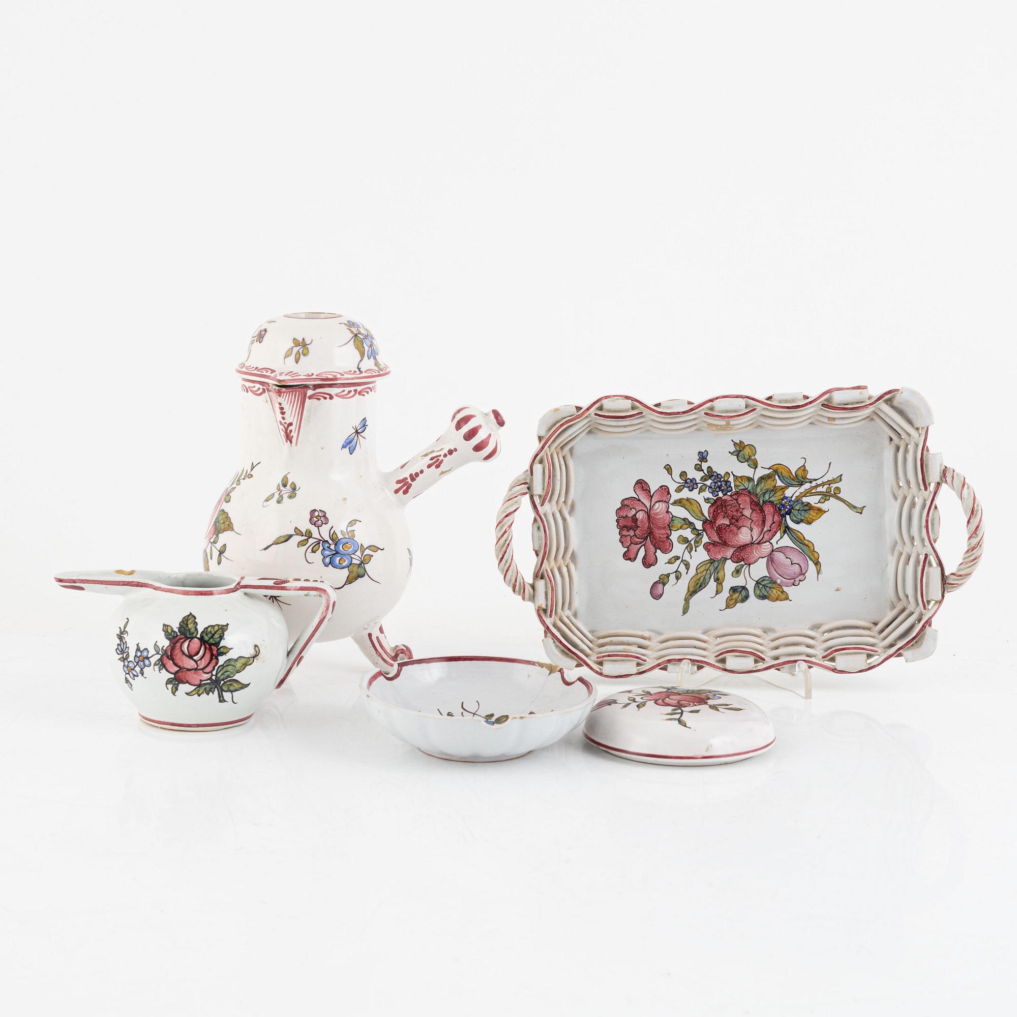 Emile Tessier, chokladservis, 4 delar, fajans, Frankrike, 1900-talets första hälft/mitt.