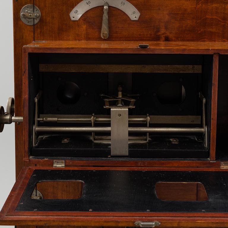 A first half of the 20th century studio camera.