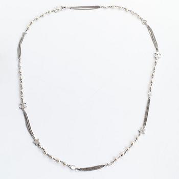 Chanel, halsband, silverfärgad metall, strass, emalj och fashionpärlor.