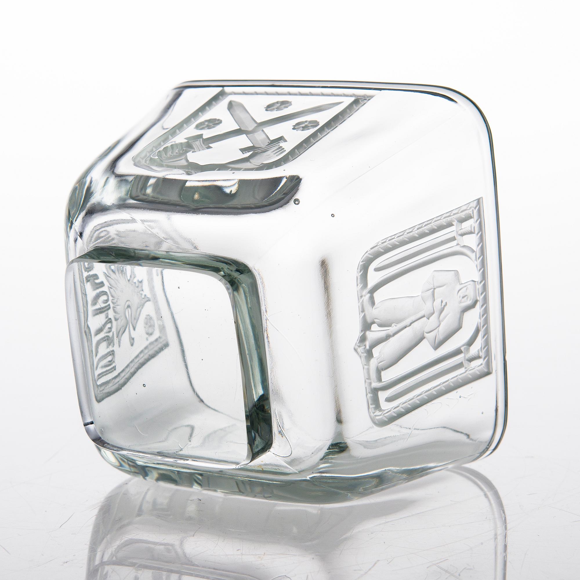 A glass bowl, 'Mottimalja' 1939-1940 Riihimäki Lasi Oy.