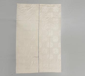 DRAPERIER, ett par, siden, Kina, tidigt 1900-tal.