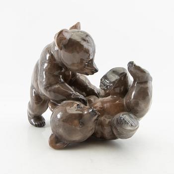 Fritz Heidenreich figurine of playful bears, porcelain, mid/second half of the 20th century.