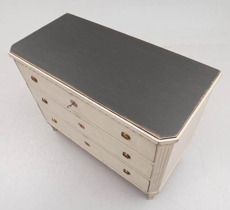BYRÅ, gustaviansk stil, 1800-talets mitt.