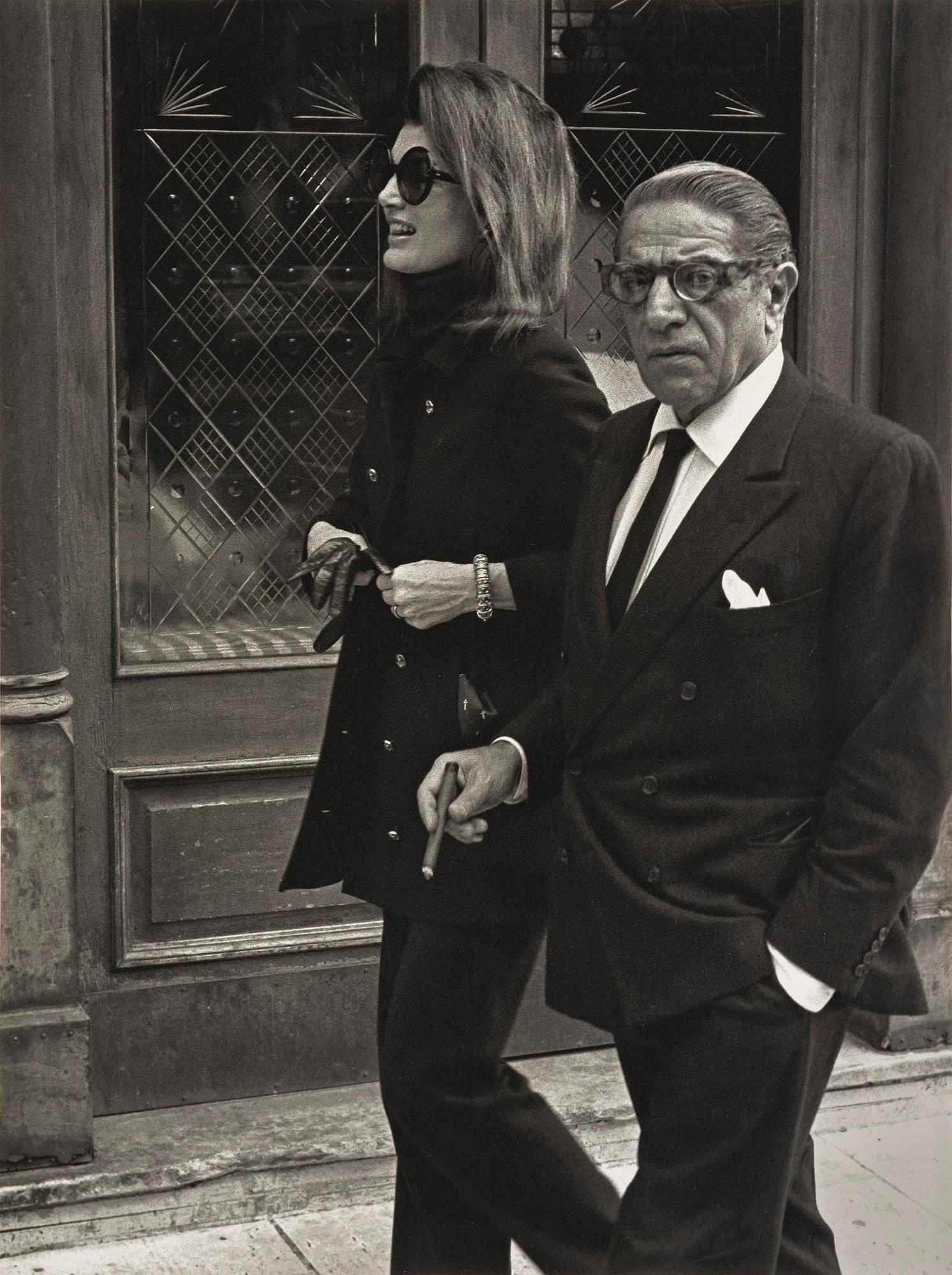 Ron Galella, "Jacqueline Kennedy and Aristotle Onassis at P.J. Clarke’s Restaurant, New York", 1971.