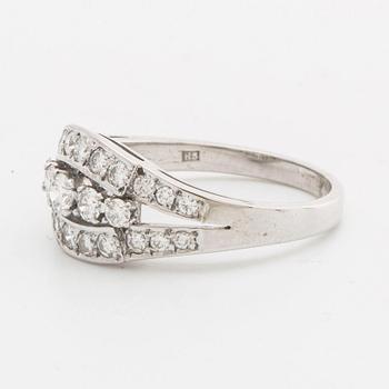 RING 18K whitegold brilliant-cut diamonds 0,85 ct engraved.