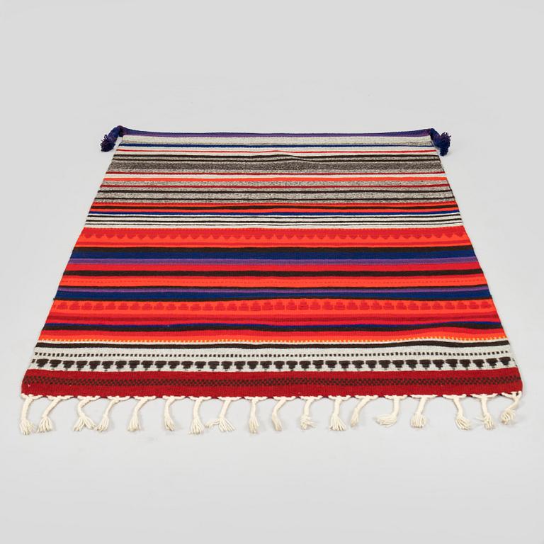 Elsa Montell-Saanio, rana / väggbonad, "Trollformel" Finland. Ca 145 x 102 cm.