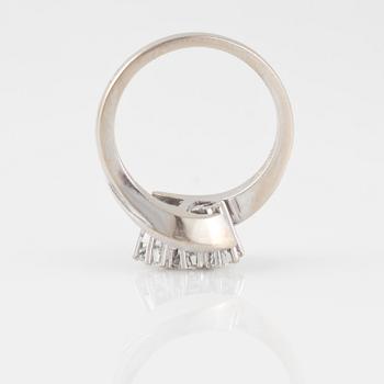 RING, med 3 briljantslipade diamanter ca 0.45 ct.
