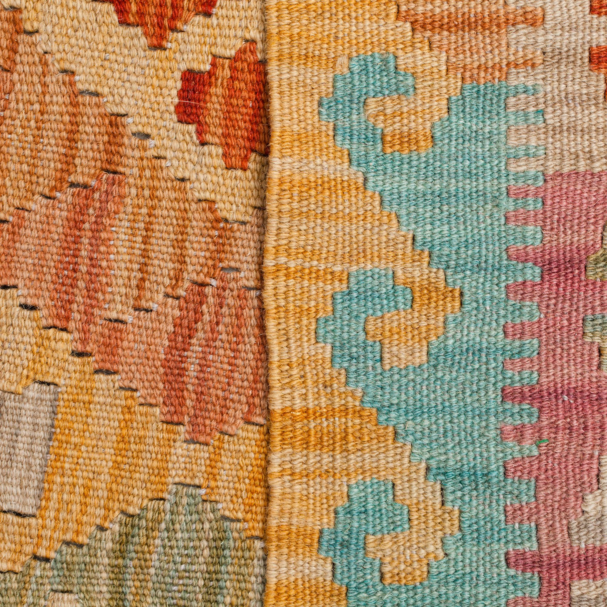 MATTA, Kelim, Uzbek. Ca 292x208 cm.