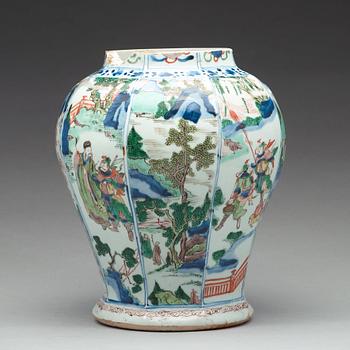 A wucai jar, Qing dynasty, 17th Century.