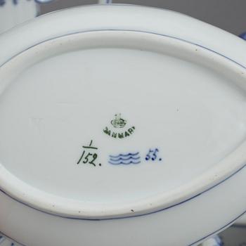 SERVISDELAR, 82 delar, bl a "Musselmalet", Royal Copenhagen, Bing&Gröndahl och HK JMPORT, porslin, 18/1900-tal.
