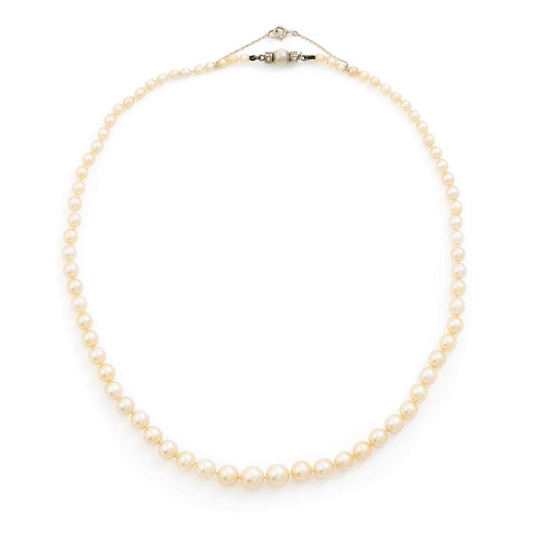Collier pärlor lås 18K vitguld med åttkantslipade diamanter.