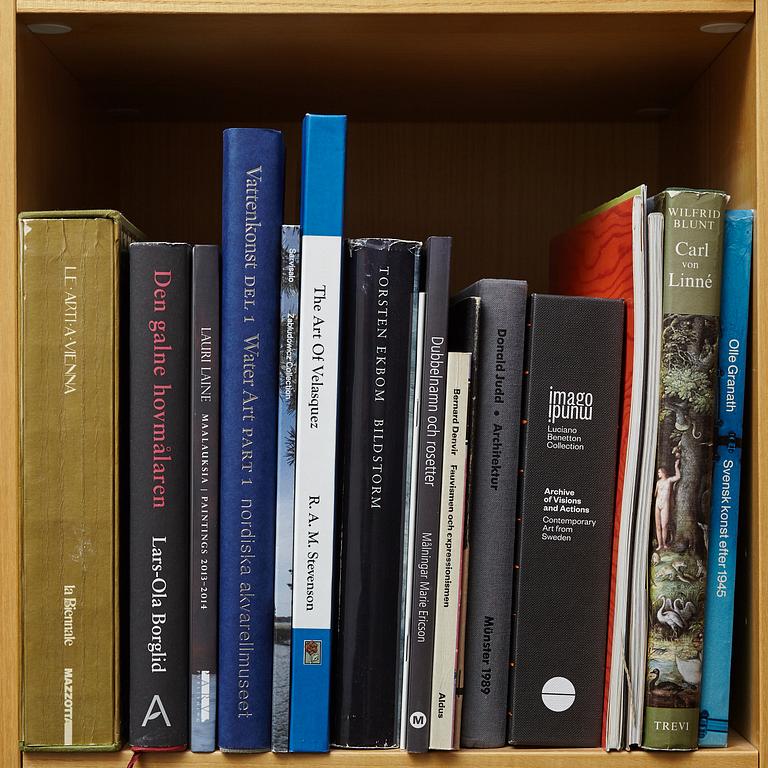 Björn Springfeldt's art library.