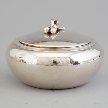 HARALD NIELSEN, a sterling silver lidded sugar bowl, model 875, Georg Jensen, Copenhagen, 1933-1944.