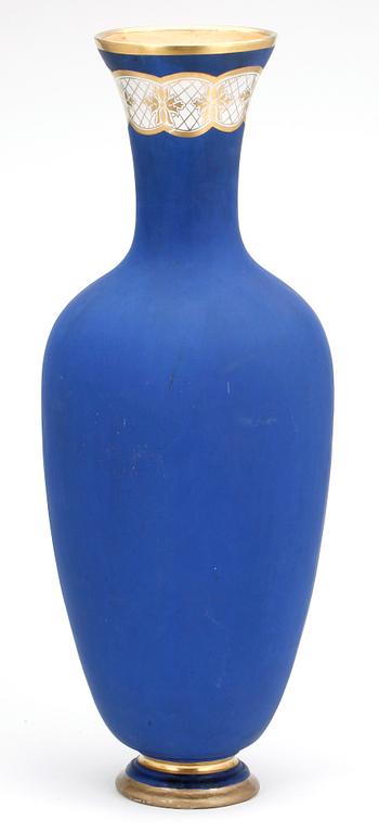 PRAKTVAS, porslin, 1800-talets andra hälft.