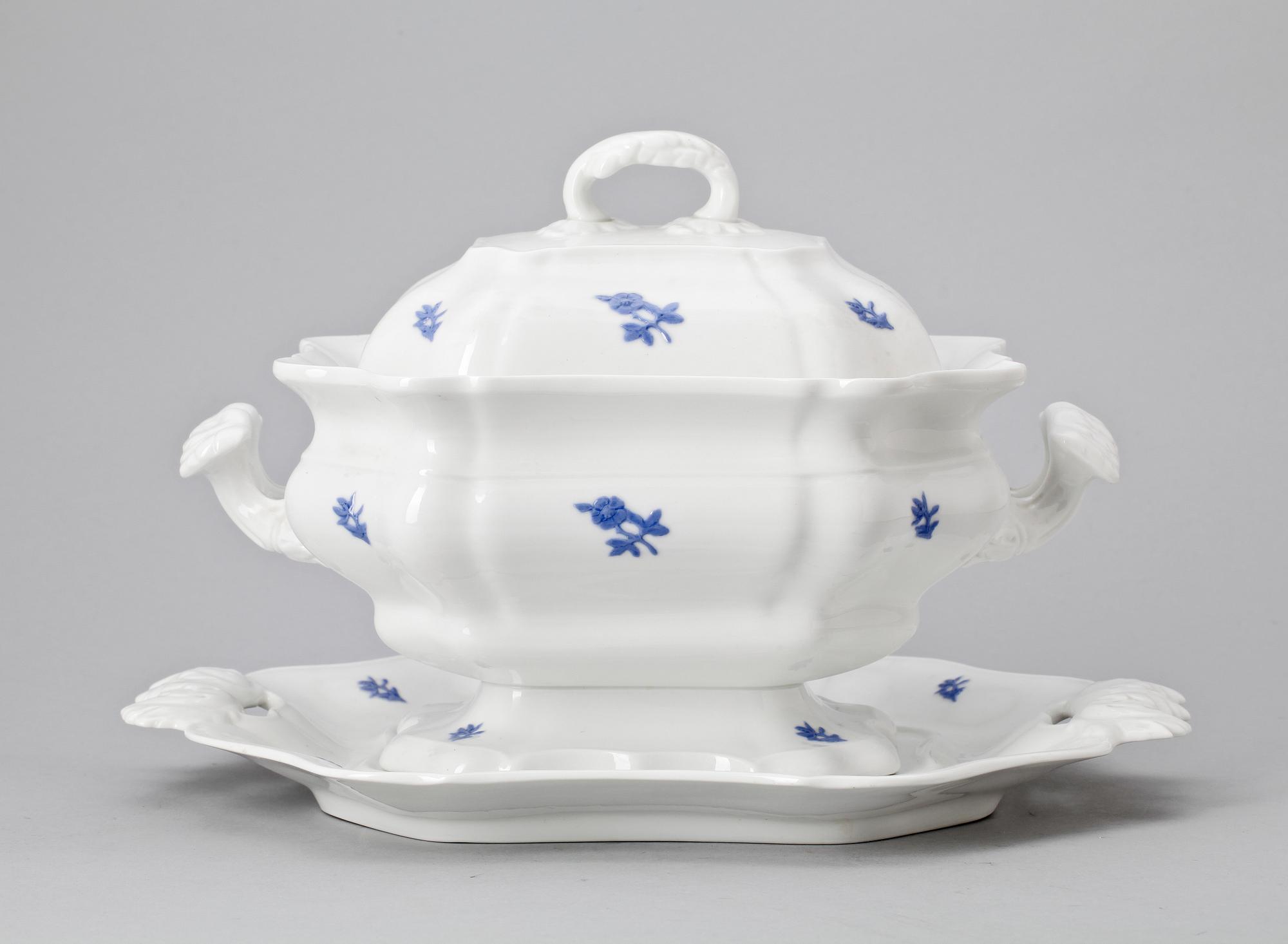 TERRIN med LOCK och FAT, porslin, "Blå Blom". Rörstrand. Tidigt 1900-tal.