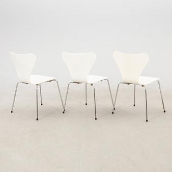 Arne Jacobsen chairs 3 pcs "The Seven" for Fritz Hansen Denmark late 20th century.