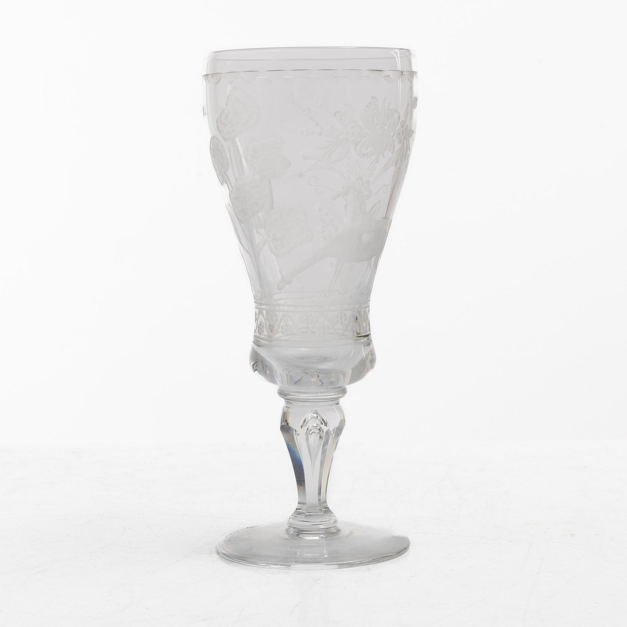 Vicke Lindstrand, a 23 piece "Dalecarlia" glass service, Kosta Boda.