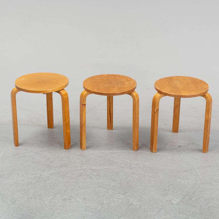 Alvar Aalto, pallar 3 st, modell 60, Aalto möbler Hedemora, formgiven 1933.