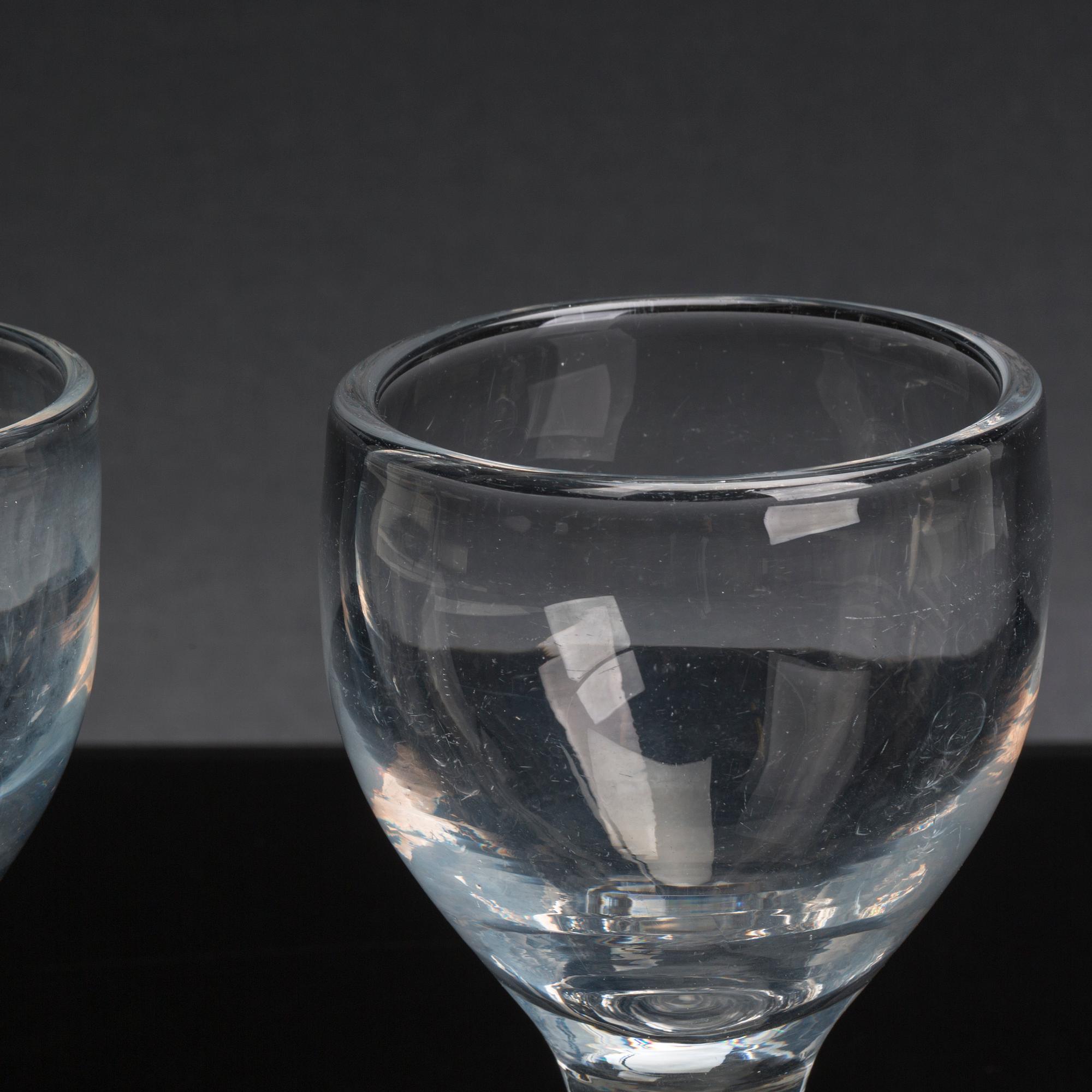 A SET OF 16 PIECES SIGNE PERSSON-MELIN "RUBEN" GLASSES.