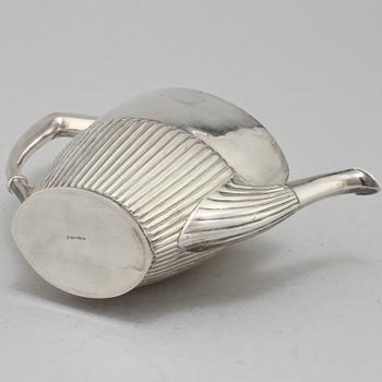KANNA, silver, Sverige, imporstämplar samt Carl Söderqvist, Göteborg, 1920. Vikt 400 g.