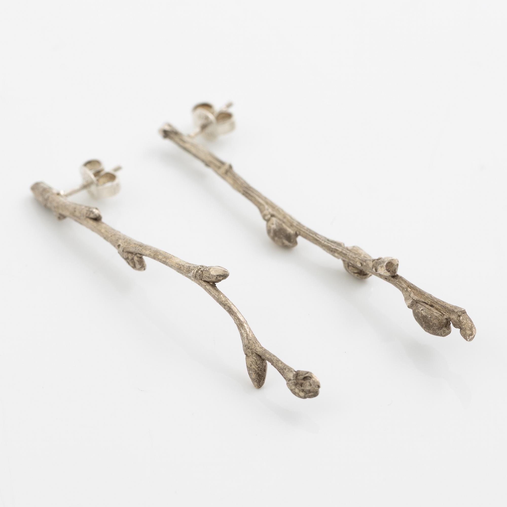 Sofia Björkman, collier, ring och örhängen i form av björkgrenar, silver. Ring med tanzaniter.