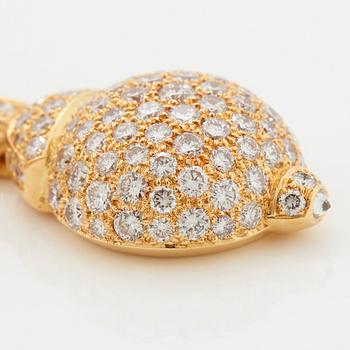 Cartier a pair of earrings in 18K gold set with round brilliant-cut diamonds.