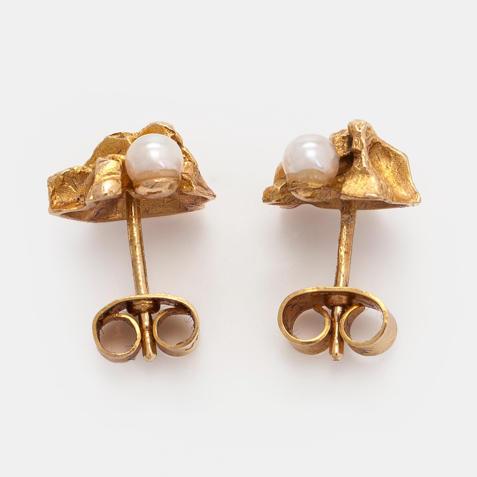 Björn Weckström, "Saana", örhängen, odlade pärlor, 14K guld. Lapponia 1976.