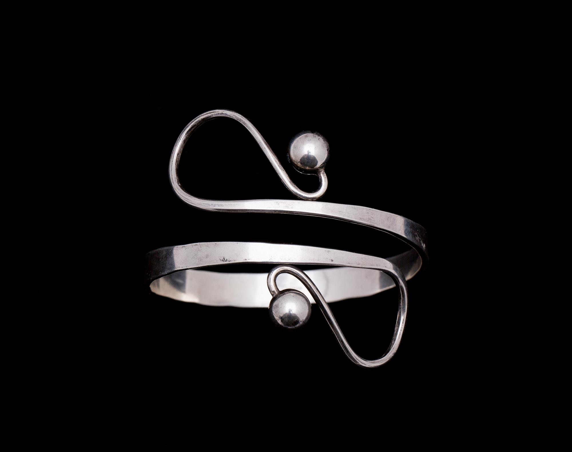 ARMRING,, strelingsilver, design Anna-Greta Eker. Importstämplar.Vikt ca 40 g.