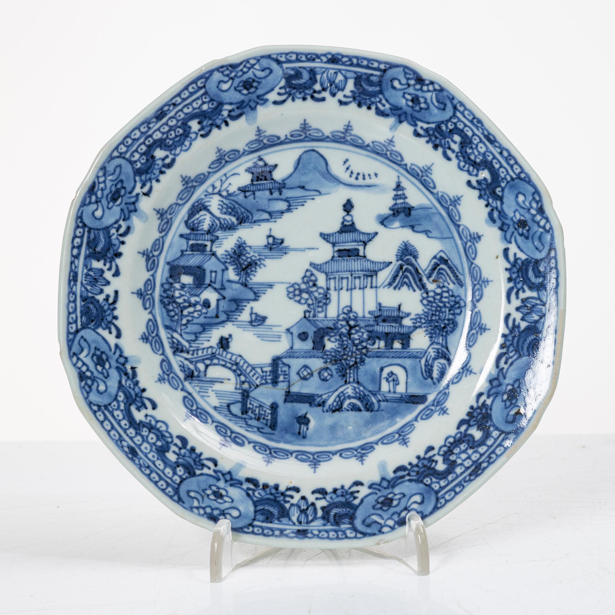 Tallrikar, 16 st, porslin, Kina, Qianlong (1736-95).