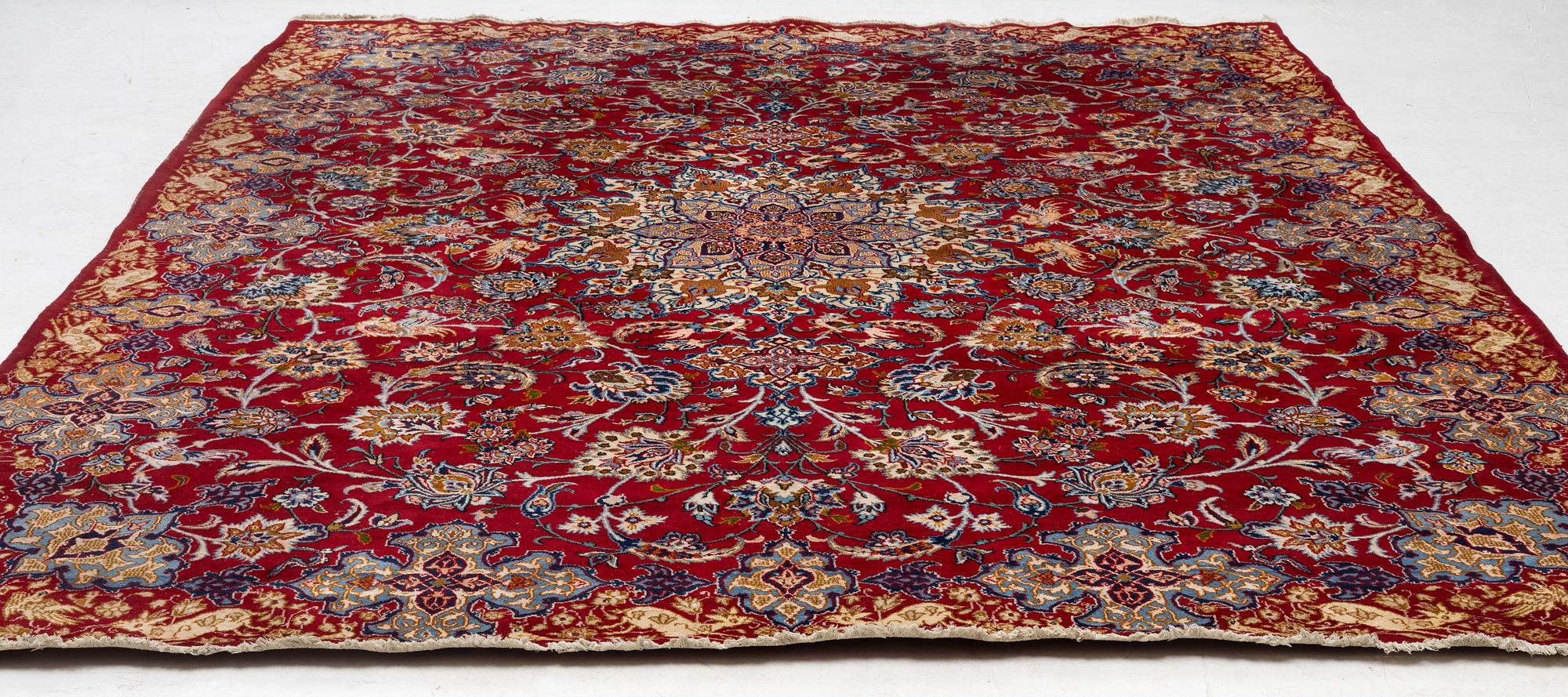 A Najafabad carpet, ca 391 x 311 cm.