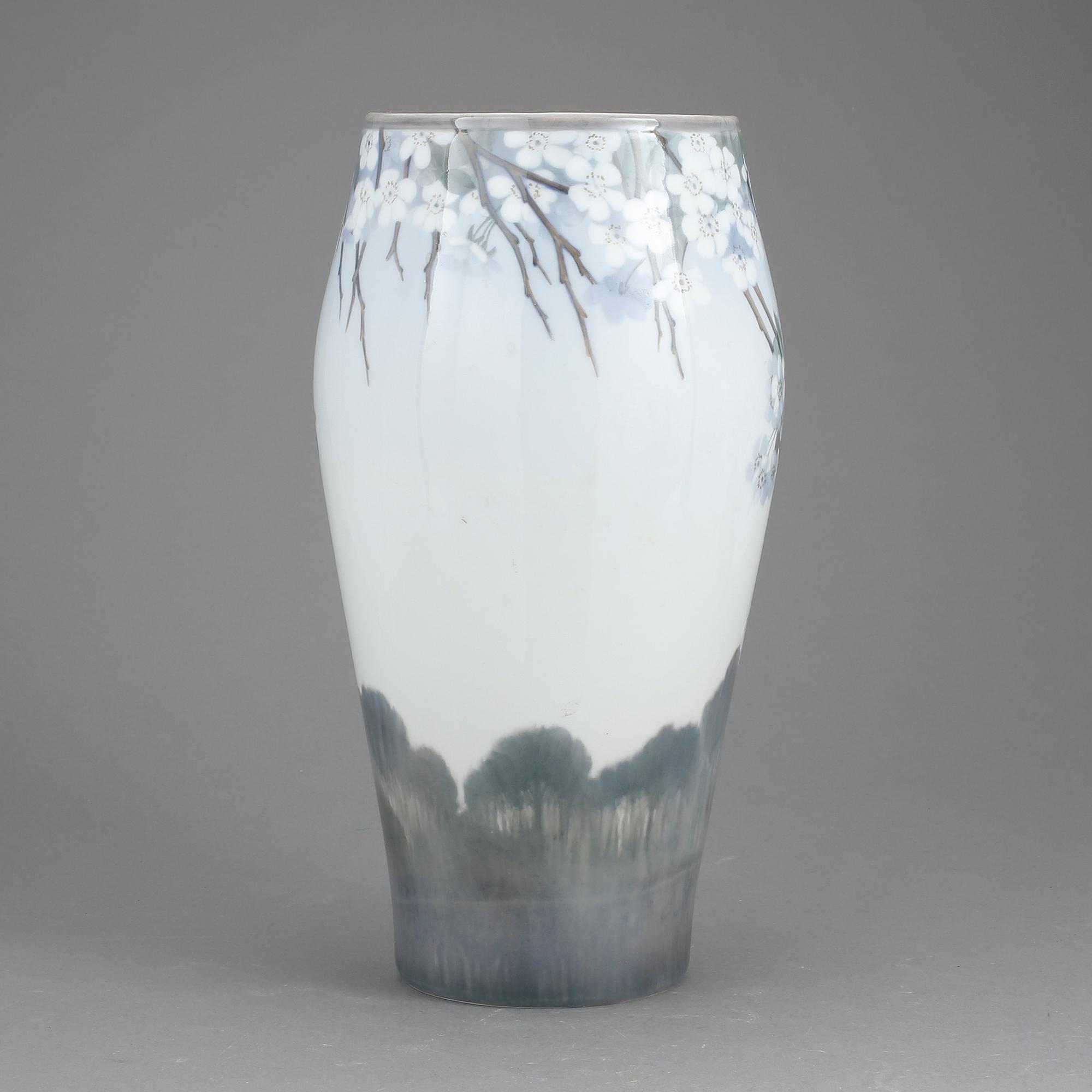 VAS, porslin, Royal Copenhagen, 1900-tal.