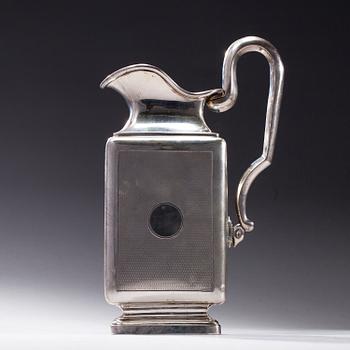 KANNA, silver 950, J. Aimé, Frankrike efter 1838. Vikt 555,8 g.
