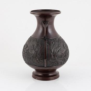 Vas, brons, signerad, Japan, 1900-tal.