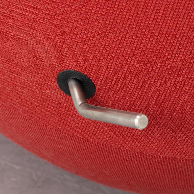 Arne Jacobsen, fåtölj "Ägget", Fritz Hansen, 2014.