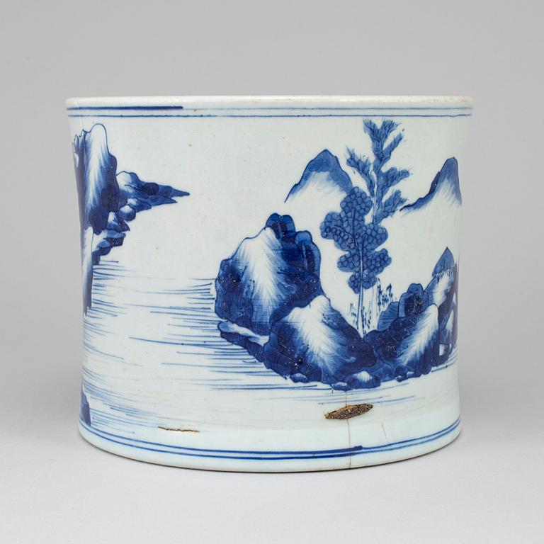A Chinese blue and white Kangxi style brush pot.