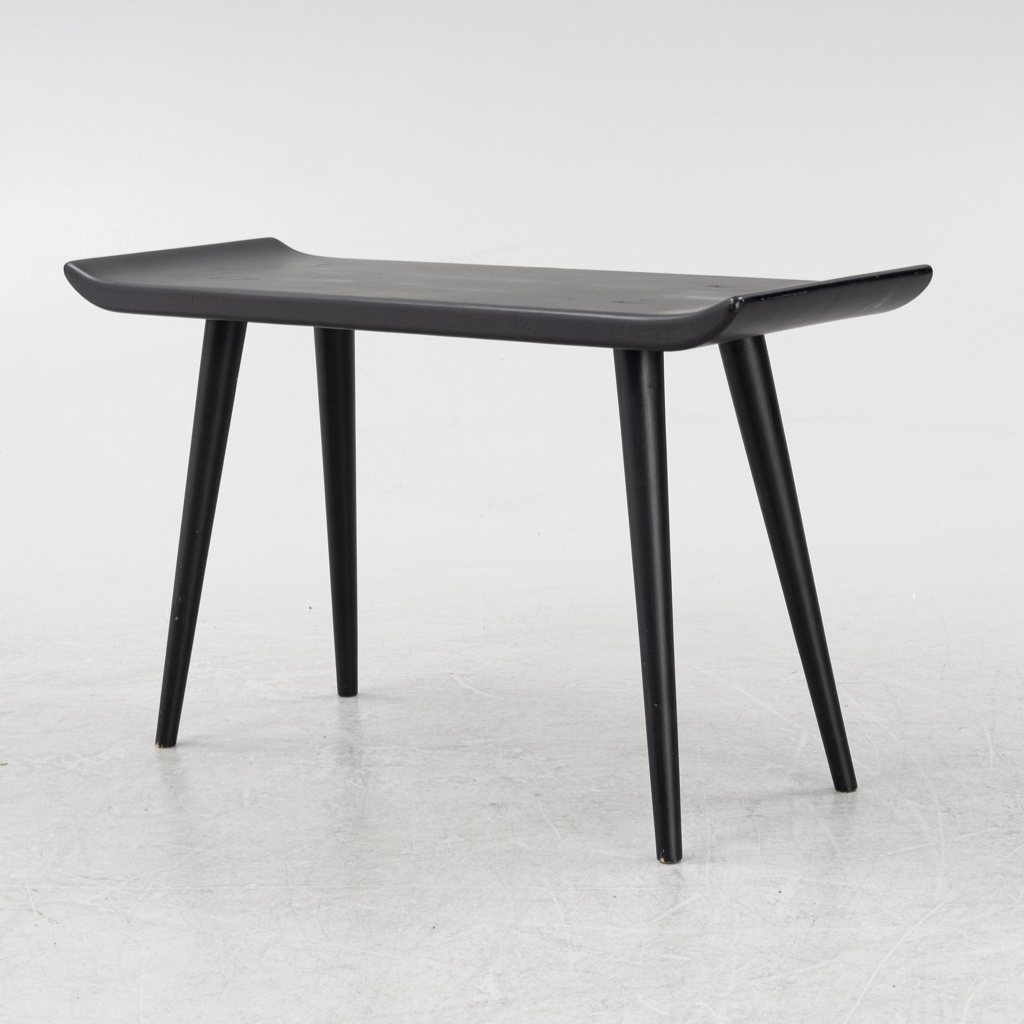 Carl Malmsten, a 'Visningsö' stool/bench.