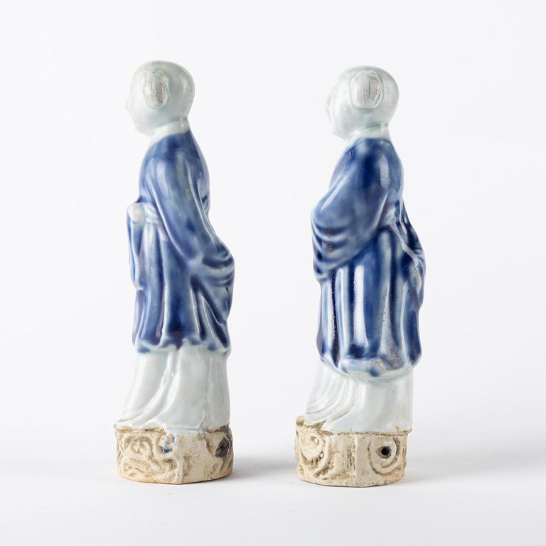 Figuriner, ett par, porslin. Kina, Qingdynastin, 1700-tal.