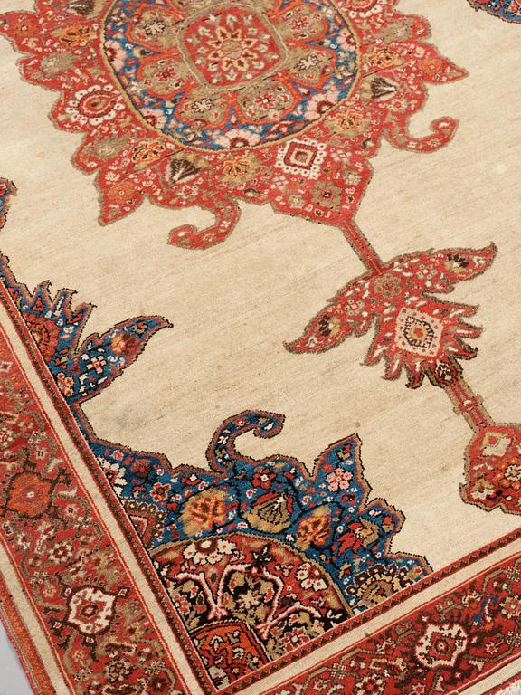 RUG. Semi-antique Malajir. 198 x 132 cm.