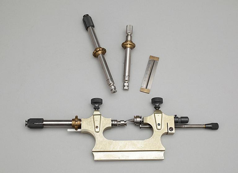 URMAKARVERKTYG, 5 delar, Tour a Pivoter A Vis De Rappel, Schweiz, omkring 1900.