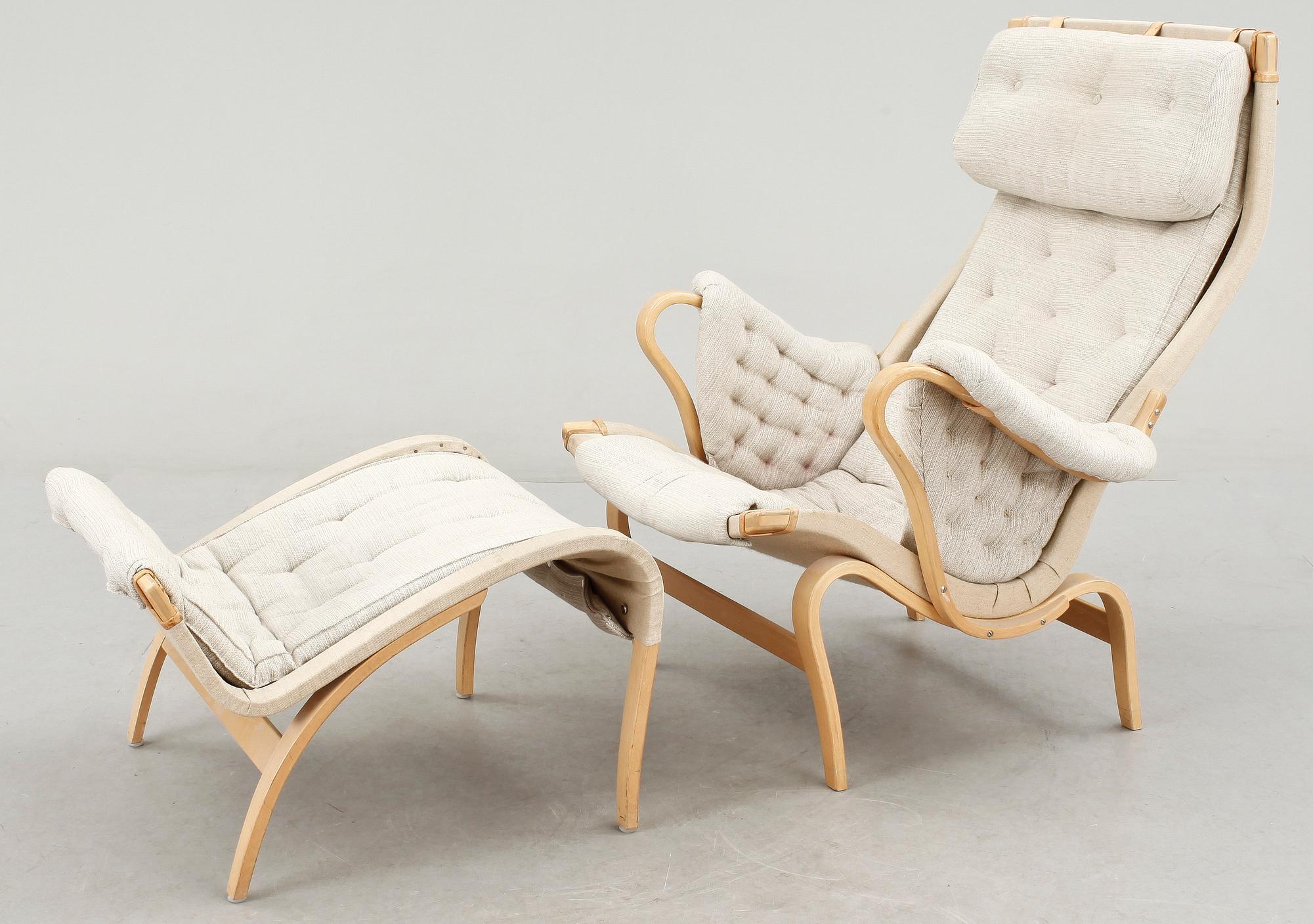 FÅTÖLJ med FOTPALL, "Pernilla", Bruno Mathsson DUX, 1900-talets slut.