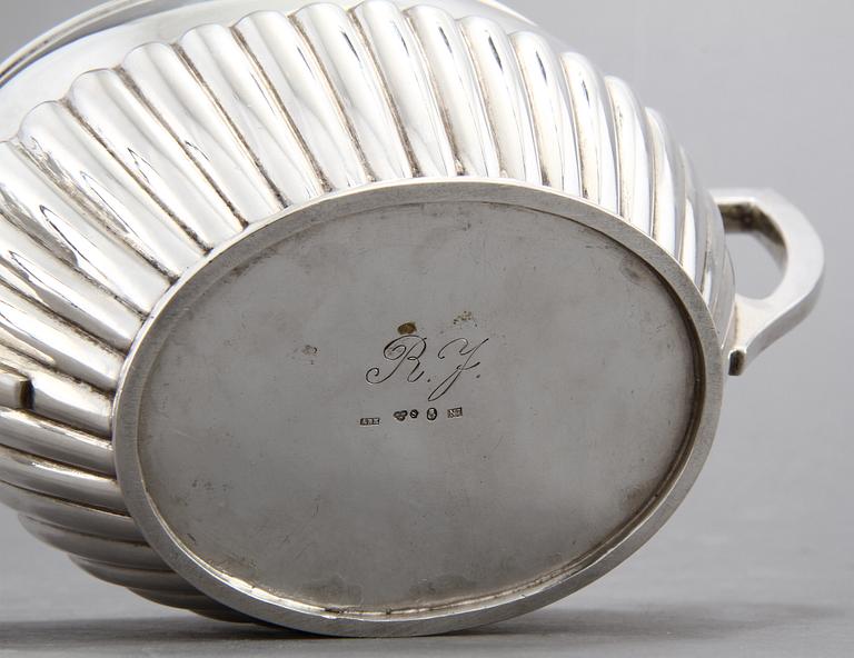 KAFFESERVIS, 3 delar, silver, empirstil, Stockholm, 1915. Vikt ca 1253 gr.