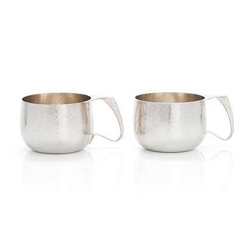 Tapio Wirkkala, two silver mugs, TW 463, Kultakeskus, Hämeenlinna 1988. Model designed in 1972.