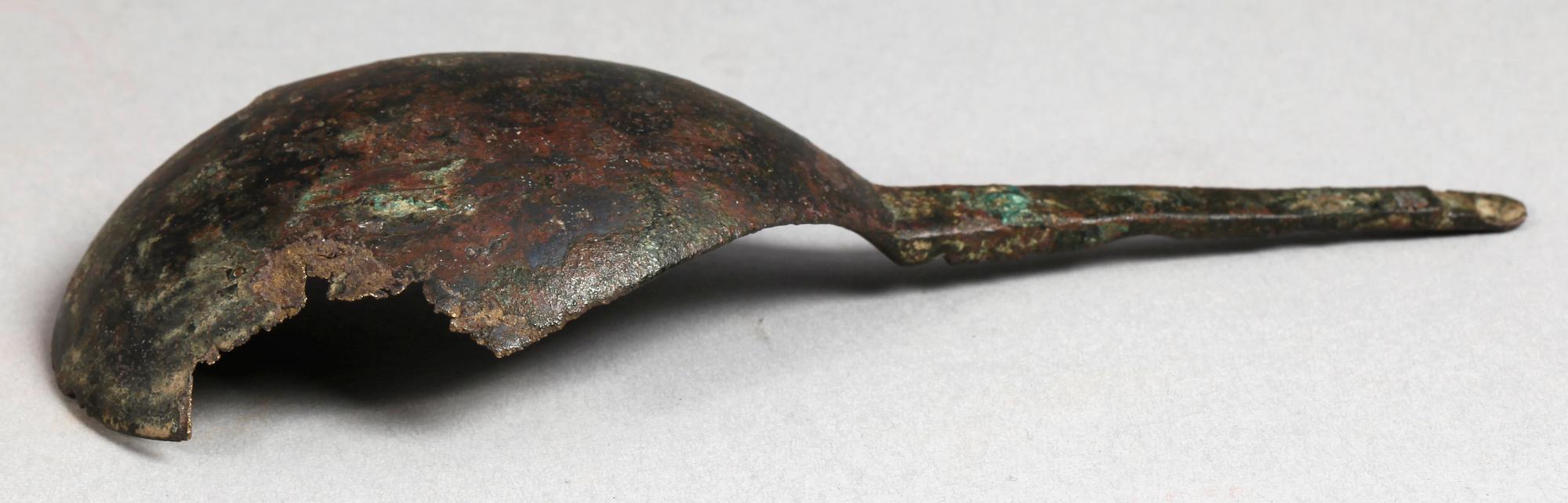 BRÄNNVINSSKED, brons. 1600-1700-tal.