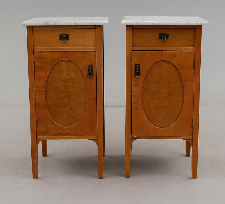 SÄNGBORD, 1 par, 1900-talets första hälft.