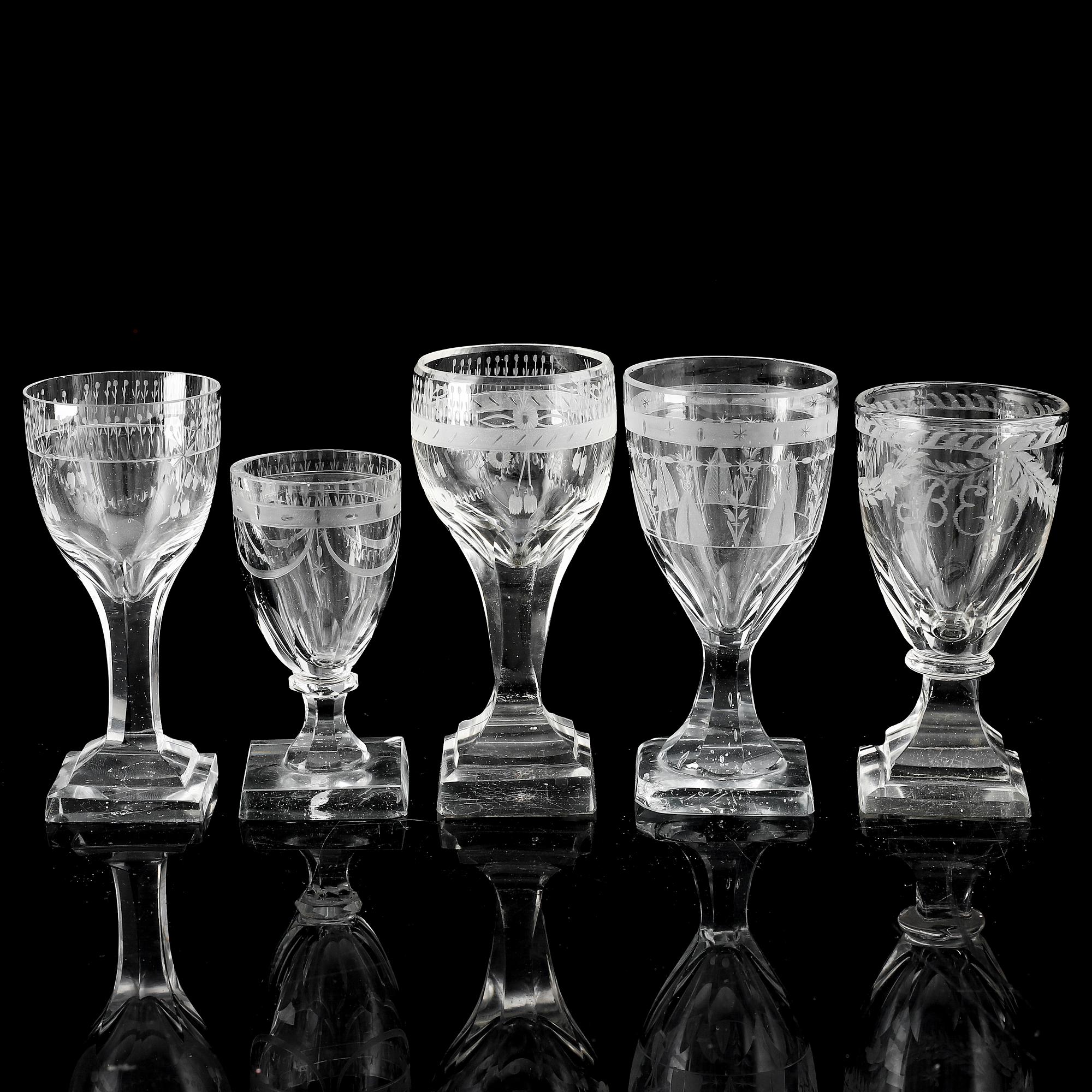 A matched set of 20 wine glasses, 19th/20th Century.